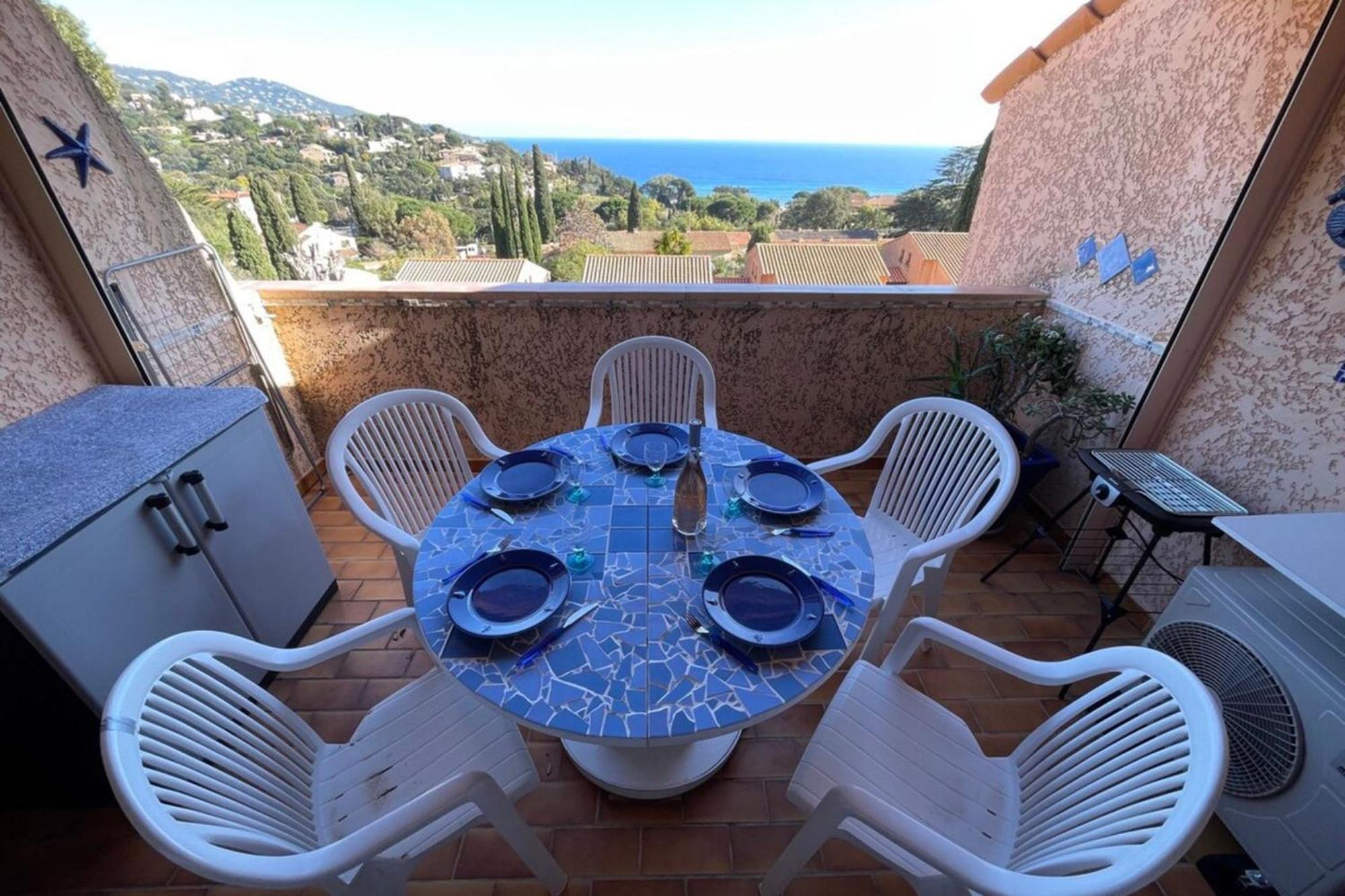 Duplex In Pramousquier - Sea View Apartment Le Lavandou Luaran gambar